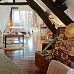 A La Belle Etoile De Paris A Honfleur Cravent