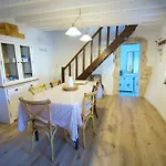 A La Belle Etoile De Paris A Honfleur Holiday home Cravent