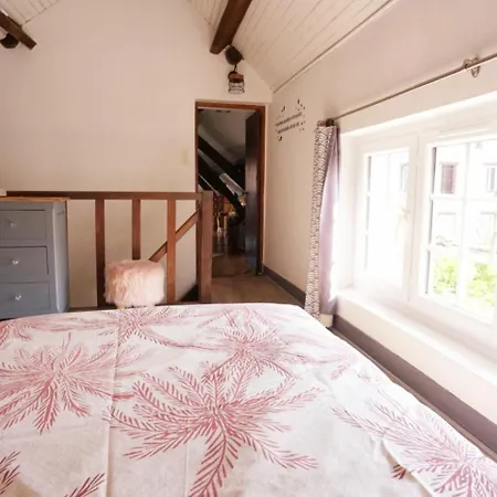 A La Belle Etoile De Paris A Honfleur Holiday home Cravent