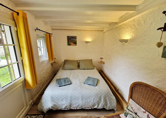 A La Belle Etoile De Paris A Honfleur *